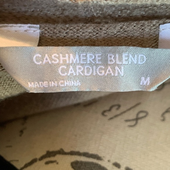 Cashmere Blend Cardigan size medium EUC - Picture 4 of 4
